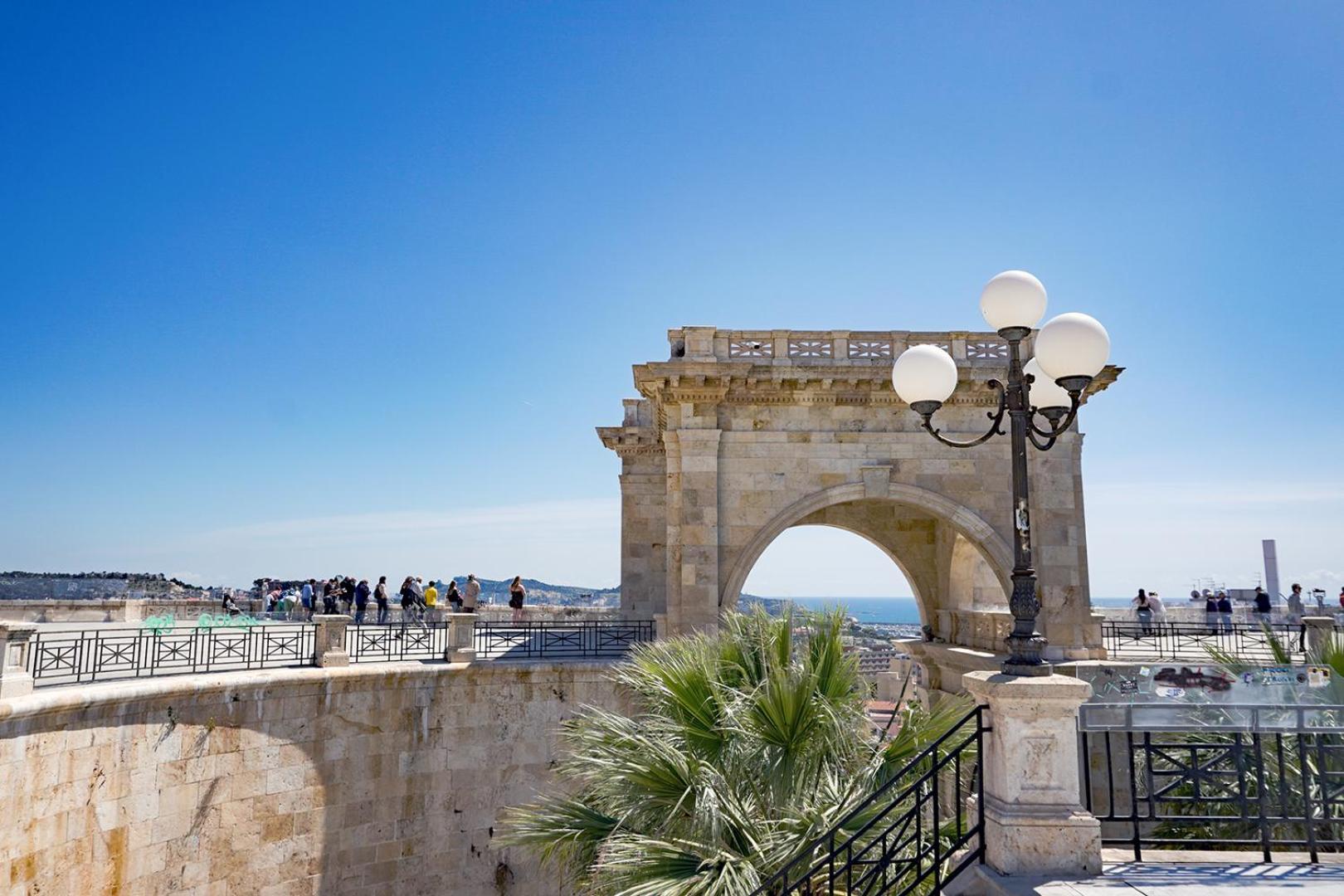 Casa Storica Di Charme Con Vista Mare Nel Cuore Di كالياري المظهر الخارجي الصورة